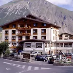 Bernina Hotel 3*